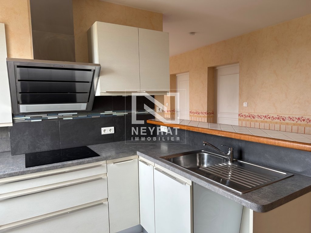 F3 traversant avec cuisine quipe et garage  Idal premier achat ou investissement