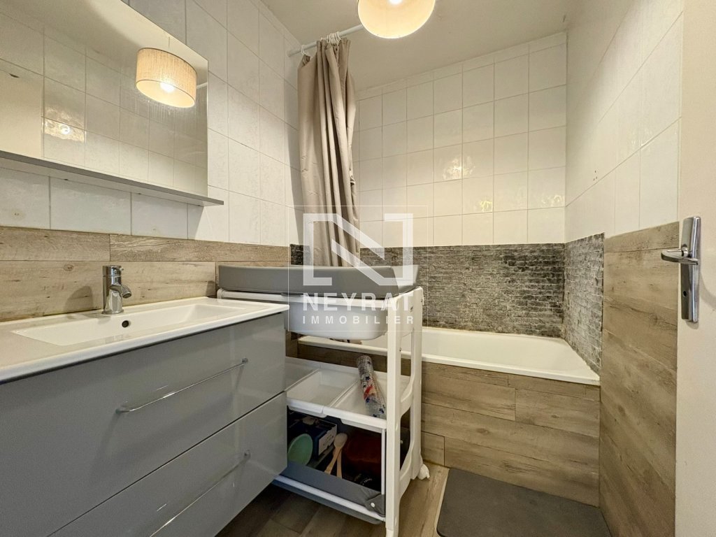 APPARTEMENT 3 PIECES AVEC LOGGIA ET CAVE A VENDRE - TALANT - 65.31 m2 - 110 000 &euro;
