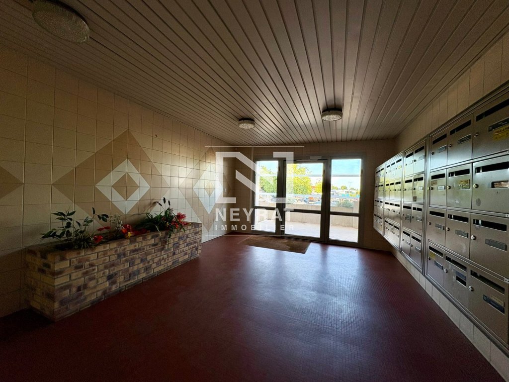 APPARTEMENT 3 PIECES AVEC LOGGIA ET CAVE A VENDRE - TALANT - 65.31 m2 - 110 000 &euro;