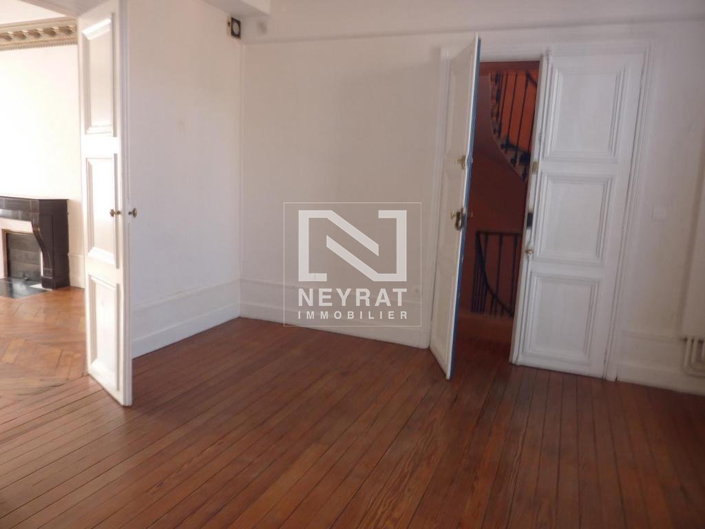 APPARTEMENT T4 A LOUER - AUTUN CENTRE - 107.19 m2 - 542€ charges comprises par mois