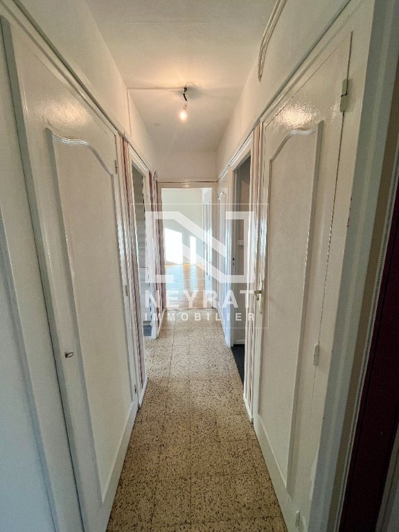 T4 lumineux 64,4 m� � Autun