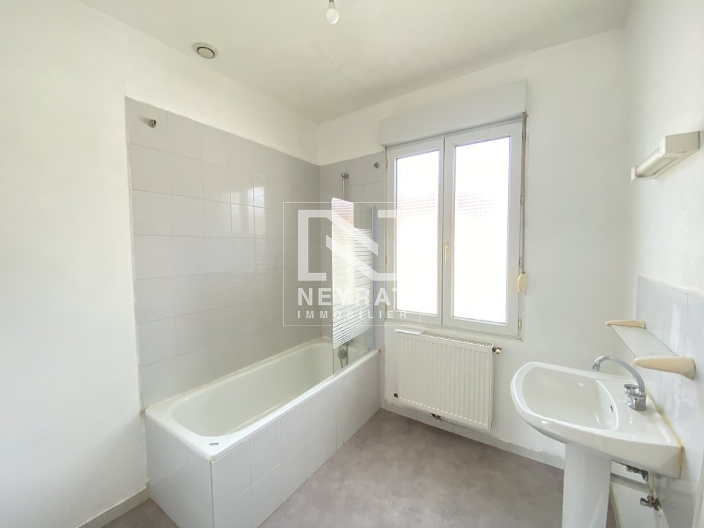 APPARTEMENT T4 A LOUER - AUTUN - 70.85 m2 - 530 &euro; charges comprises par mois
