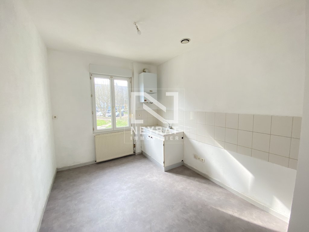 APPARTEMENT T4 A LOUER - AUTUN - 70.85 m2 - 530 &euro; charges comprises par mois