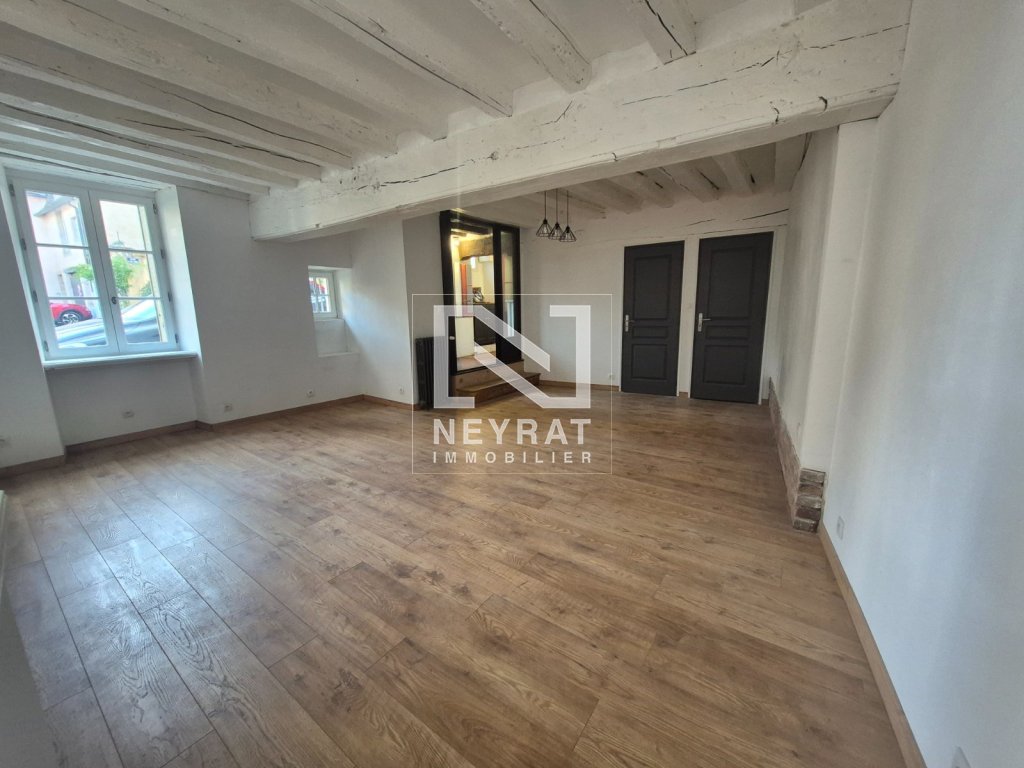APPARTEMENT T4 A LOUER - AUTUN - 100 m2 - 700�&euro; charges comprises par mois