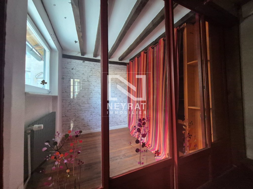 APPARTEMENT T4 A LOUER - AUTUN - 100 m2 - 700�&euro; charges comprises par mois