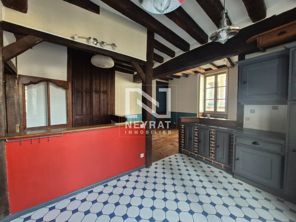 APPARTEMENT T4 A LOUER - AUTUN - 100 m2 - 700�&euro; charges comprises par mois