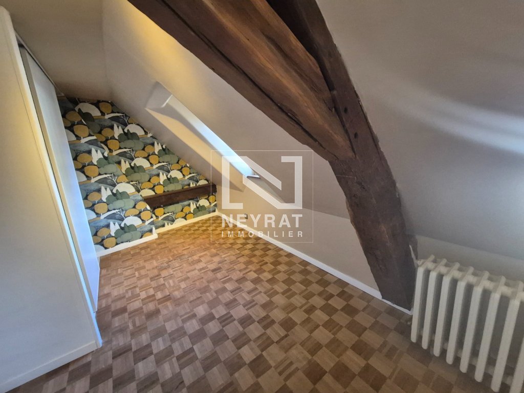 APPARTEMENT T4 A LOUER - AUTUN - 100 m2 - 700�&euro; charges comprises par mois