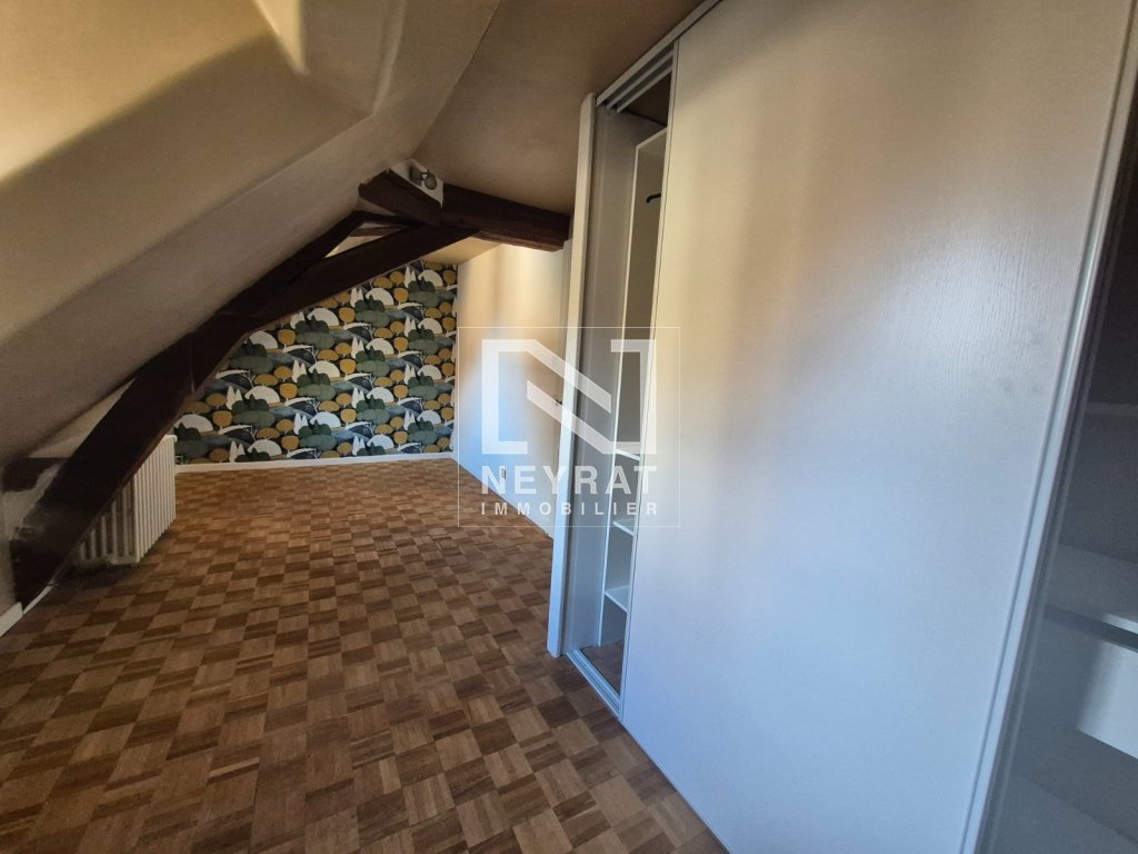 APPARTEMENT T4 A LOUER - AUTUN - 100 m2 - 700�&euro; charges comprises par mois