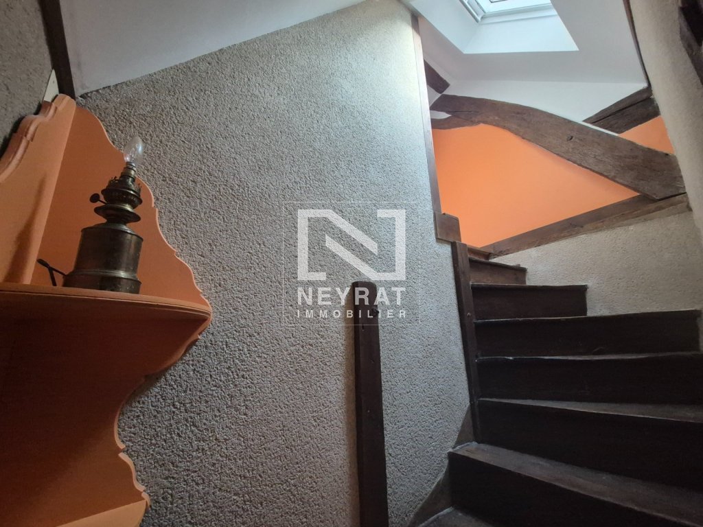 APPARTEMENT T4 A LOUER - AUTUN - 100 m2 - 700�&euro; charges comprises par mois