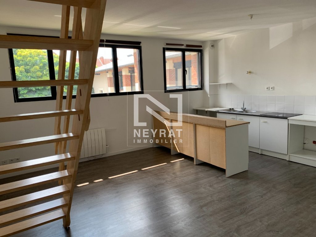 APPARTEMENT T4 - AUTUN - 74.48 m2 - LOU&Eacute;