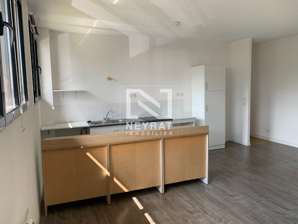 APPARTEMENT T4 - AUTUN - 74.48 m2 - LOU&Eacute;