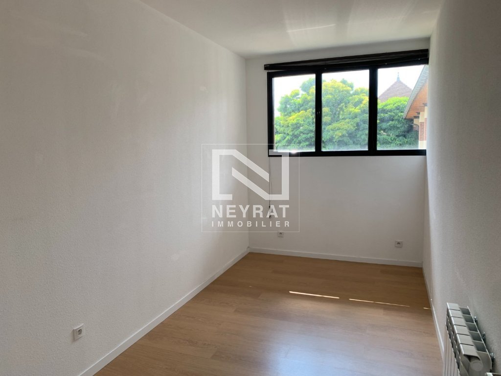 APPARTEMENT T4 - AUTUN - 74.48 m2 - LOU&Eacute;