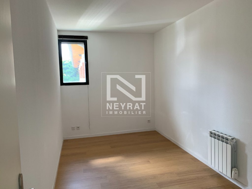 APPARTEMENT T4 - AUTUN - 74.48 m2 - LOU&Eacute;