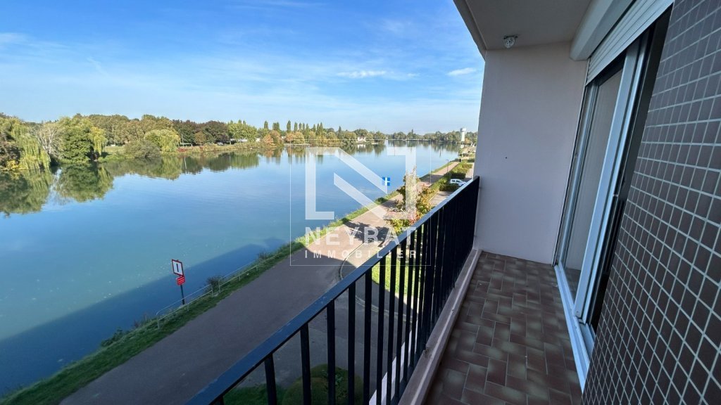 APPARTEMENT T4 A LOUER - AUXONNE - 75.8 m2 - 760 &euro; charges comprises par mois