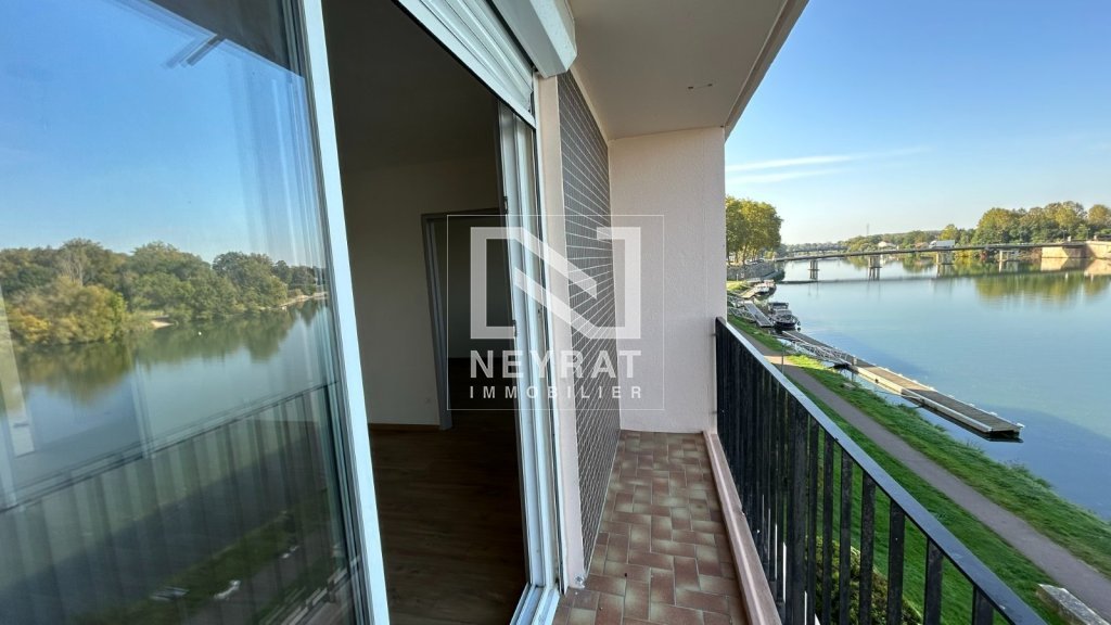 APPARTEMENT T4 A LOUER - AUXONNE - 75.8 m2 - 760 &euro; charges comprises par mois