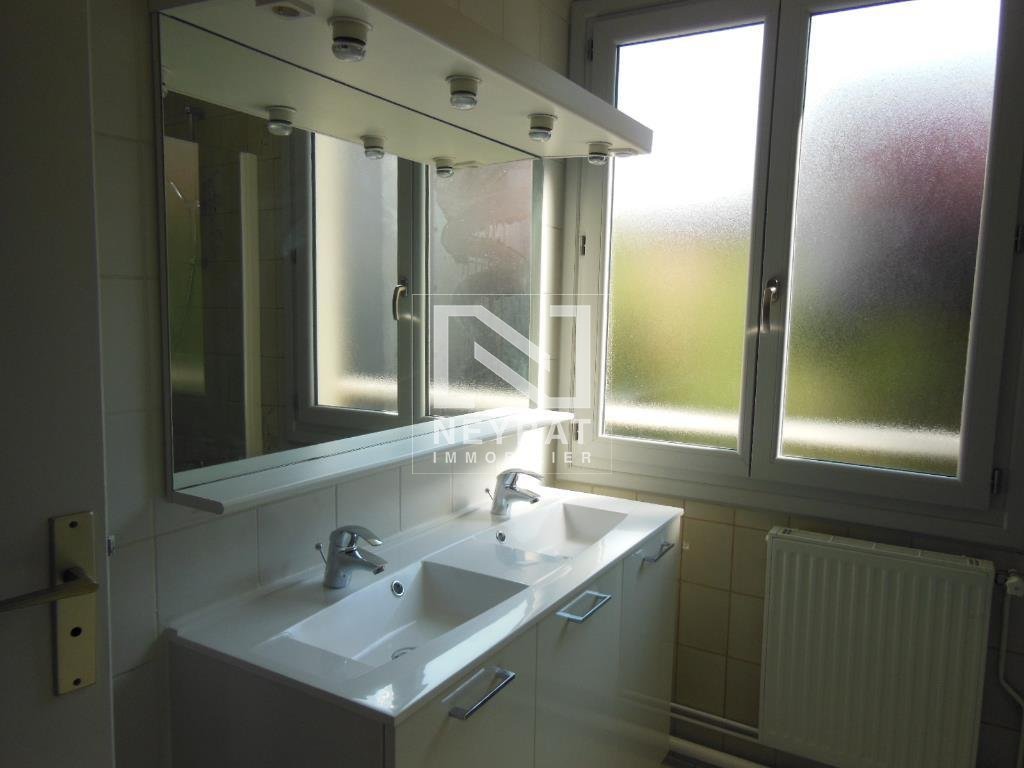 APPARTEMENT T4 A LOUER - AUXONNE - 85.5 m2 - 765 &euro; charges comprises par mois