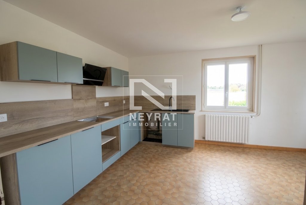 APPARTEMENT T4 A LOUER - BANTANGES - 120 m2 - 850 &euro; charges comprises par mois