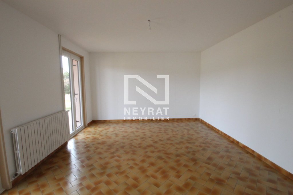 APPARTEMENT T4 A LOUER - BANTANGES - 120 m2 - 850 &euro; charges comprises par mois