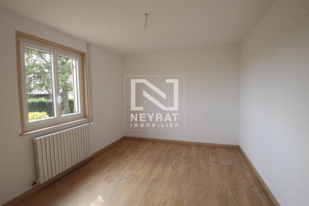 APPARTEMENT T4 A LOUER - BANTANGES - 120 m2 - 850 &euro; charges comprises par mois