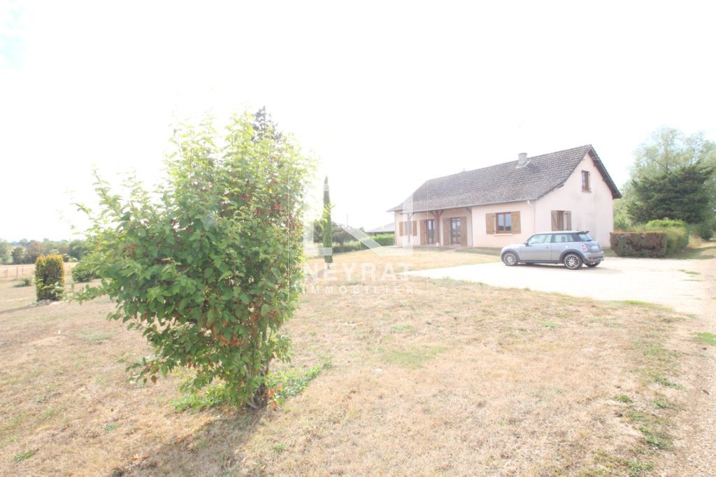 APPARTEMENT T4 A LOUER - BANTANGES - 120 m2 - 850 &euro; charges comprises par mois
