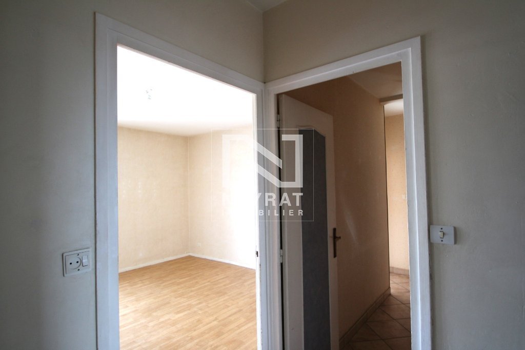 APPARTEMENT T4 - CHAGNY - 69.2 m2 - LOU&Eacute;