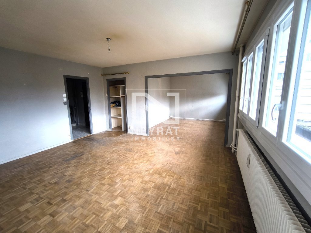 APPARTEMENT T4 A LOUER - CHALON SUR SAONE - 75.79 m2 - 960€ charges comprises par mois