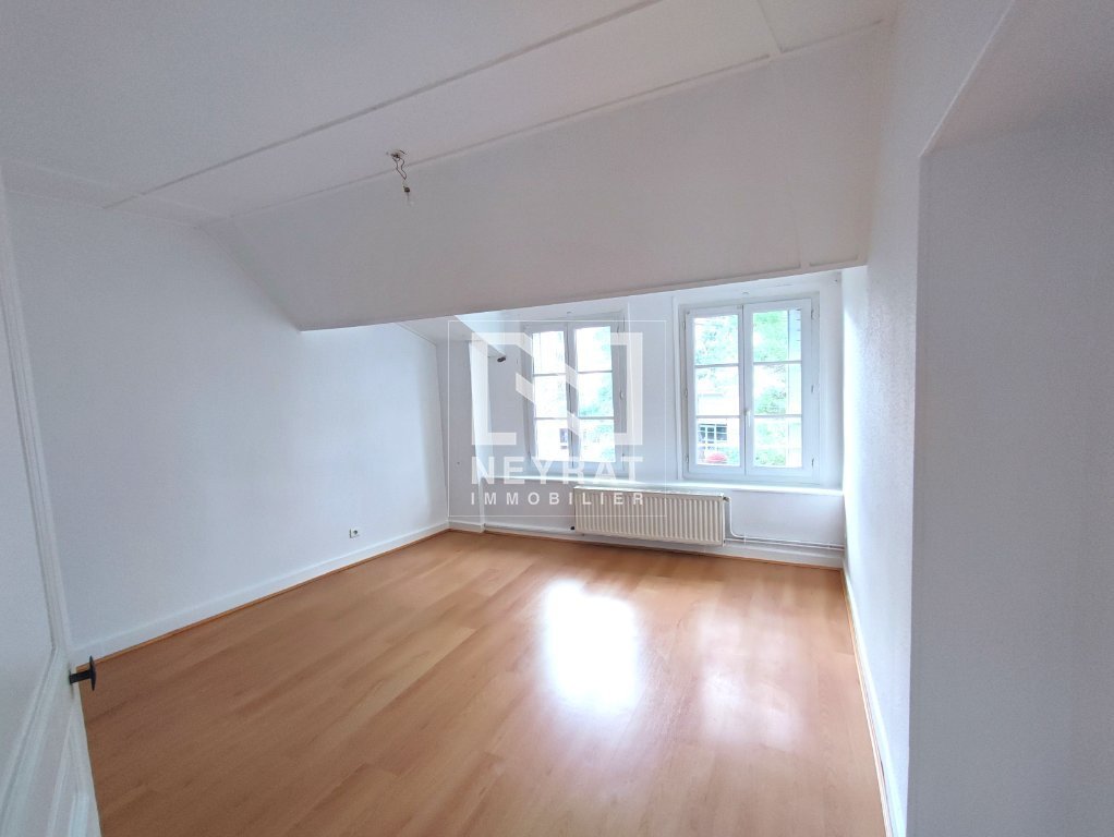 APPARTEMENT T4 A LOUER - CHALON SUR SAONE - 98.45 m2 - 995�&euro; charges comprises par mois