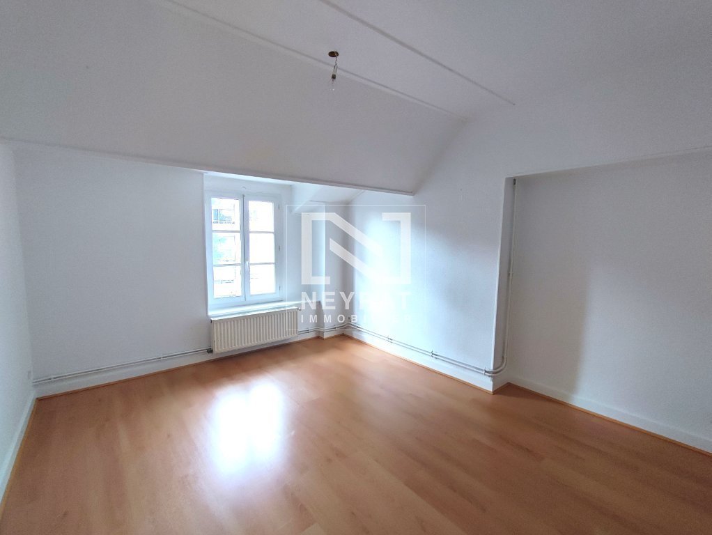 APPARTEMENT T4 A LOUER - CHALON SUR SAONE - 98.45 m2 - 995�&euro; charges comprises par mois