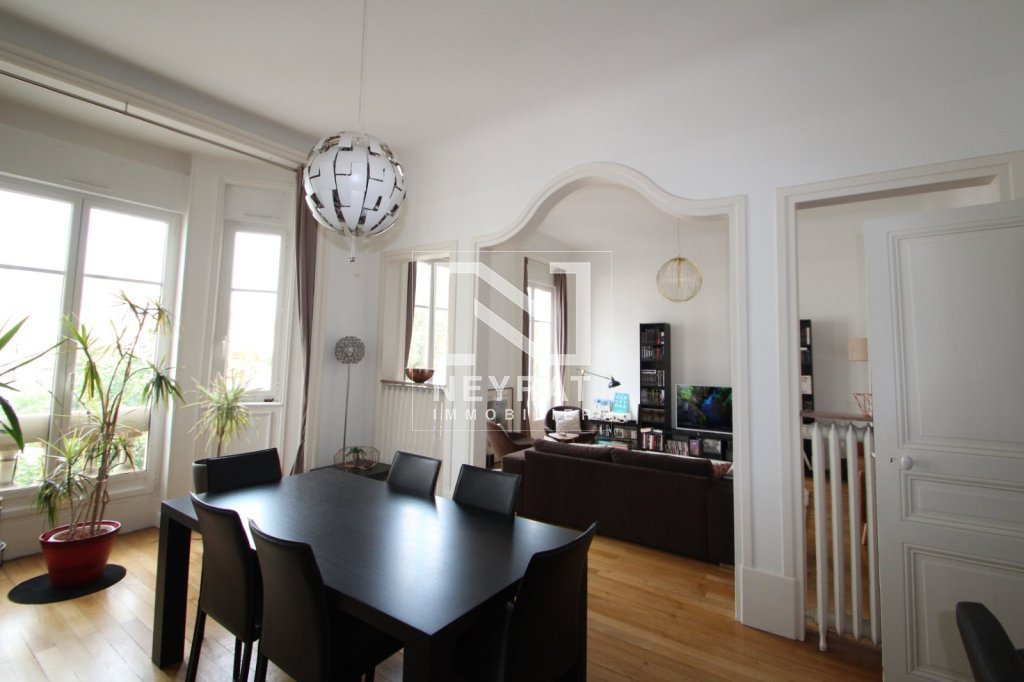 APPARTEMENT T4 A LOUER - CHALON SUR SAONE - 149.8 m2 - 1 040 &euro; charges comprises par mois