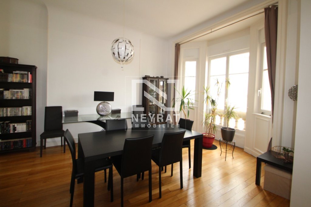 APPARTEMENT T4 A LOUER - CHALON SUR SAONE - 149.8 m2 - 1 040 &euro; charges comprises par mois