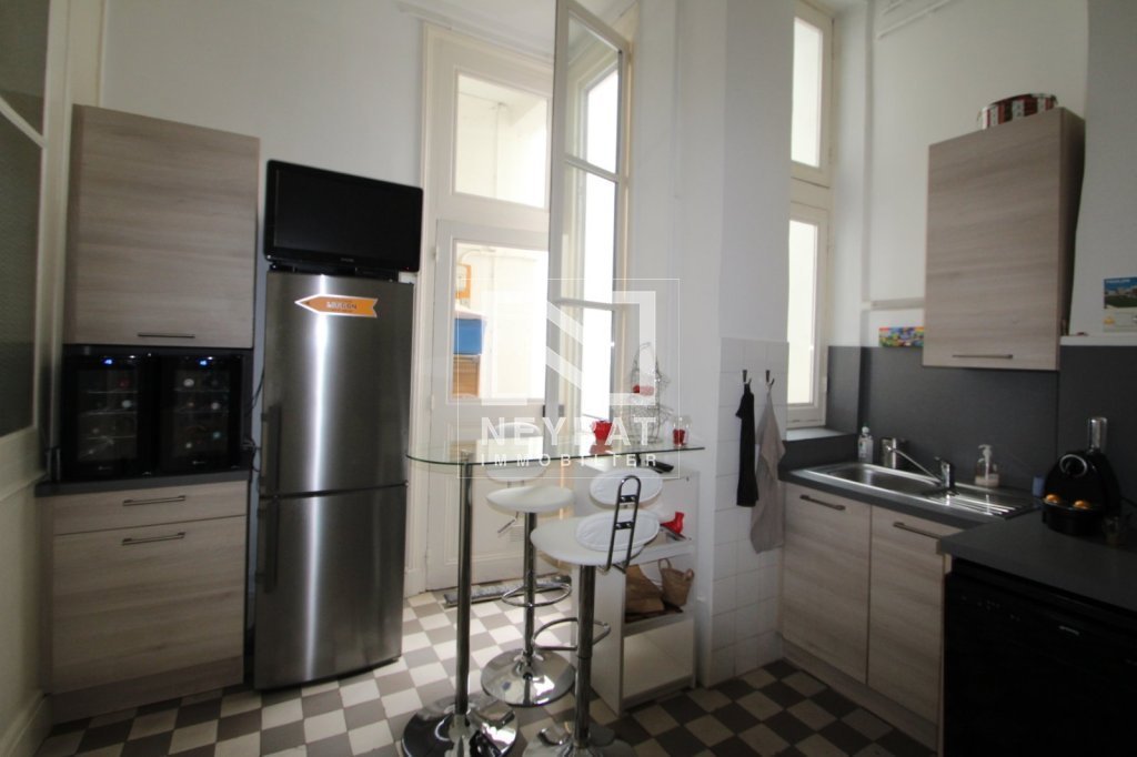 APPARTEMENT T4 A LOUER - CHALON SUR SAONE - 149.8 m2 - 1 040 &euro; charges comprises par mois