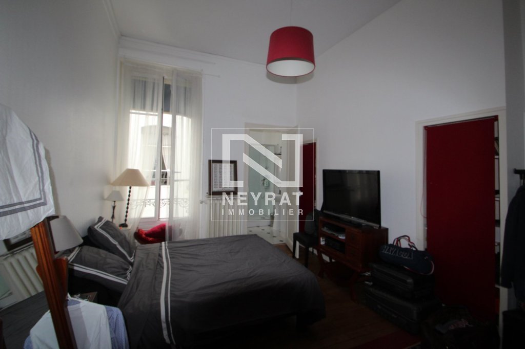 APPARTEMENT T4 A LOUER - CHALON SUR SAONE - 149.8 m2 - 1 040 &euro; charges comprises par mois