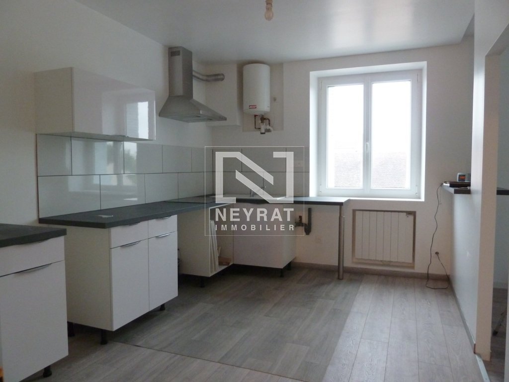 APPARTEMENT T4 A LOUER - CHATENOY LE ROYAL - 88.82 m2 - 675 &euro; charges comprises par mois