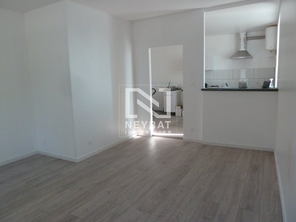 APPARTEMENT T4 A LOUER - CHATENOY LE ROYAL - 88.82 m2 - 675 &euro; charges comprises par mois