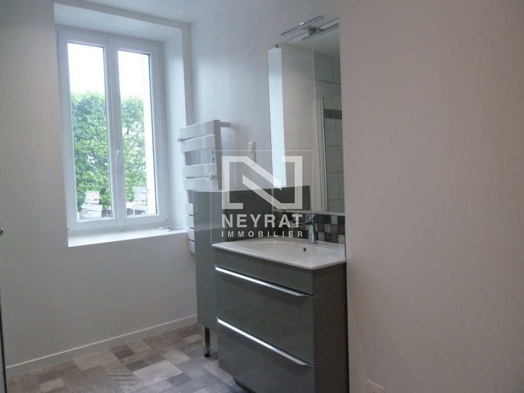 APPARTEMENT T4 A LOUER - CHATENOY LE ROYAL - 88.82 m2 - 675 &euro; charges comprises par mois