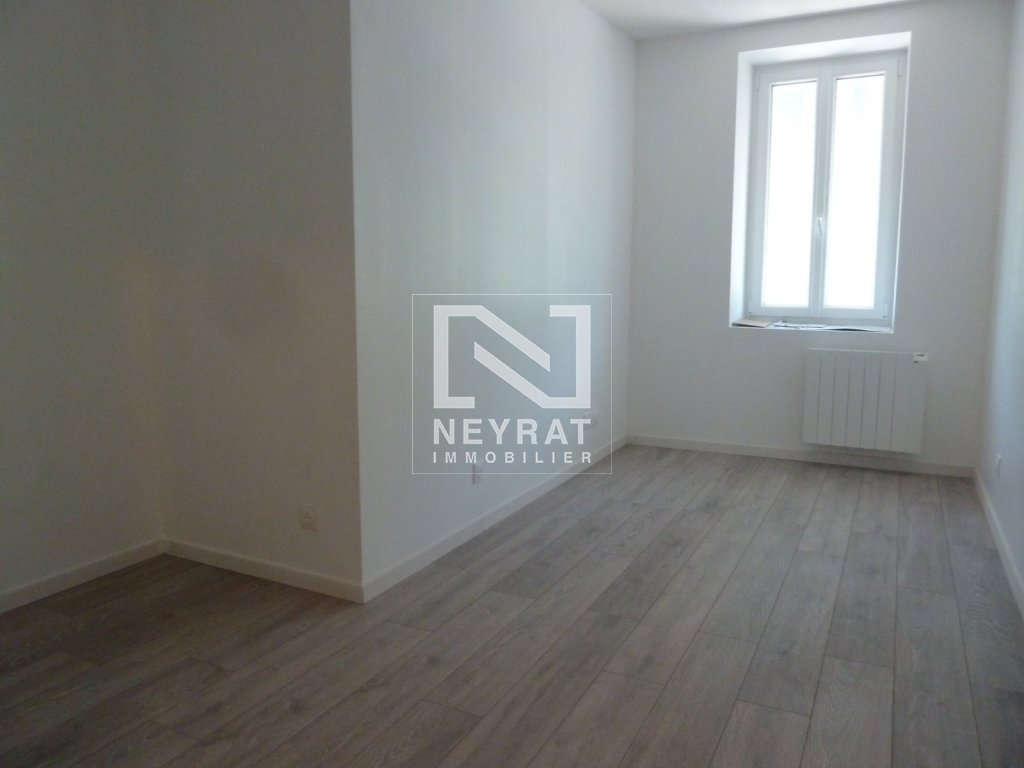 APPARTEMENT T4 A LOUER - CHATENOY LE ROYAL - 88.82 m2 - 675 &euro; charges comprises par mois