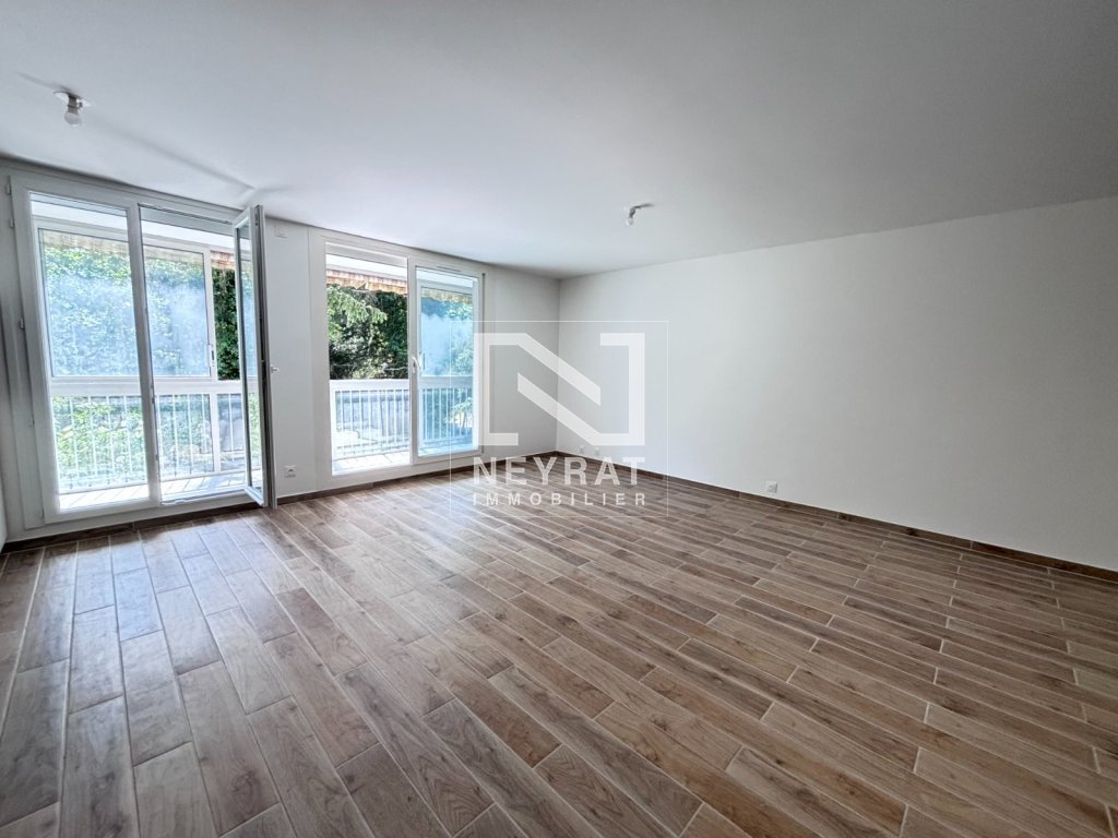 APPARTEMENT T4 A LOUER - DIGOIN - 80.74 m2 - 900 &euro; charges comprises par mois