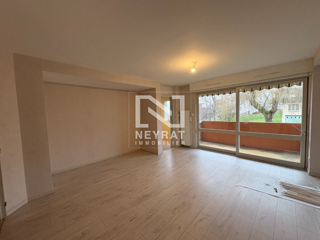 APPARTEMENT T4 - EPINAC - 74.57 m2 - LOU&Eacute;