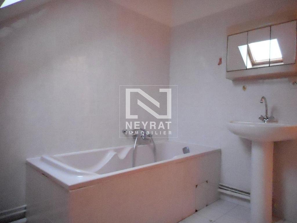 APPARTEMENT T4 A LOUER - LOUHANS - 114.47 m2 - 580€ charges comprises par mois
