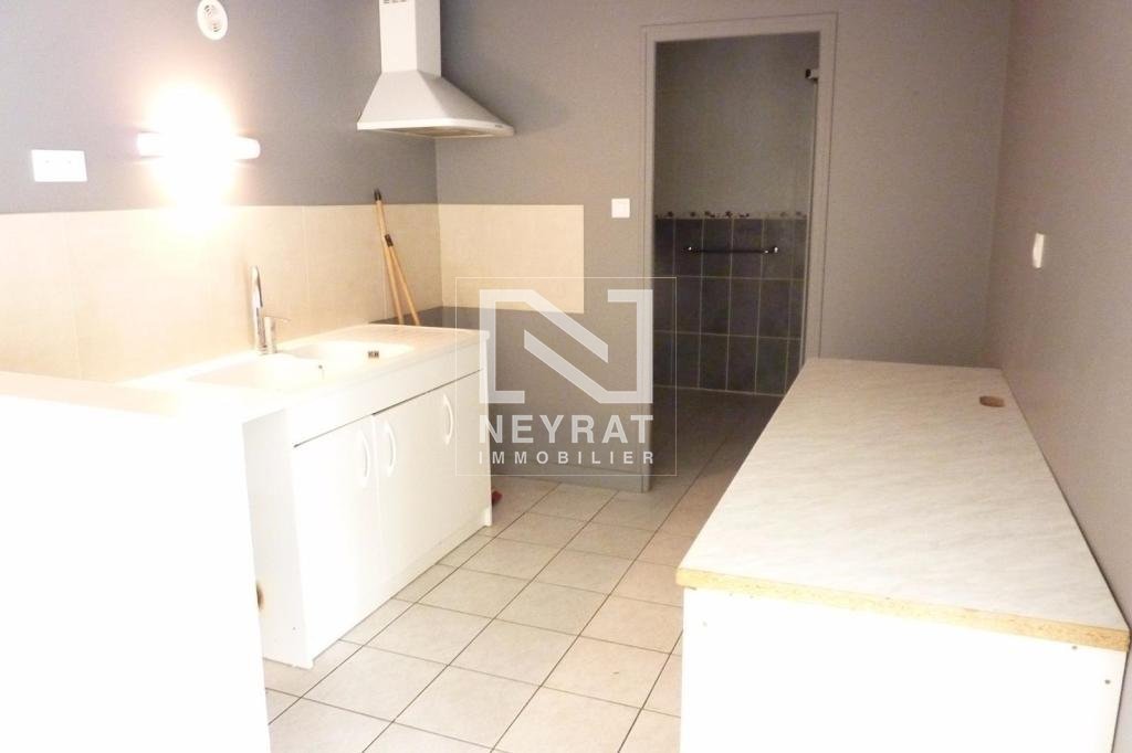 APPARTEMENT T4 A LOUER - OUROUX SUR SAONE - 121.9 m2 - 690 &euro; charges comprises par mois