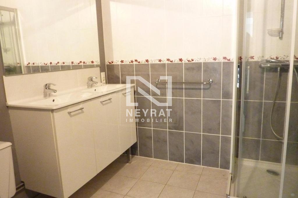 APPARTEMENT T4 A LOUER - OUROUX SUR SAONE - 121.9 m2 - 690 &euro; charges comprises par mois