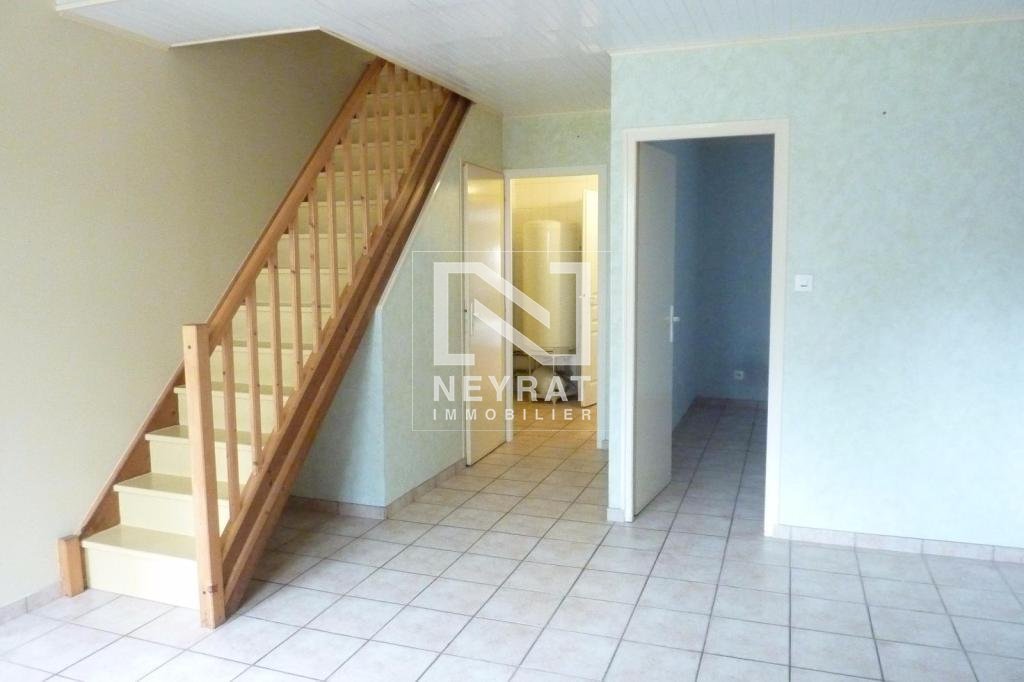APPARTEMENT T4 A LOUER - OUROUX SUR SAONE - 121.9 m2 - 690 &euro; charges comprises par mois