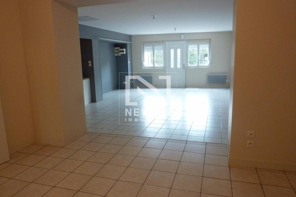 APPARTEMENT T4 A LOUER - OUROUX SUR SAONE - 121.9 m2 - 690 &euro; charges comprises par mois