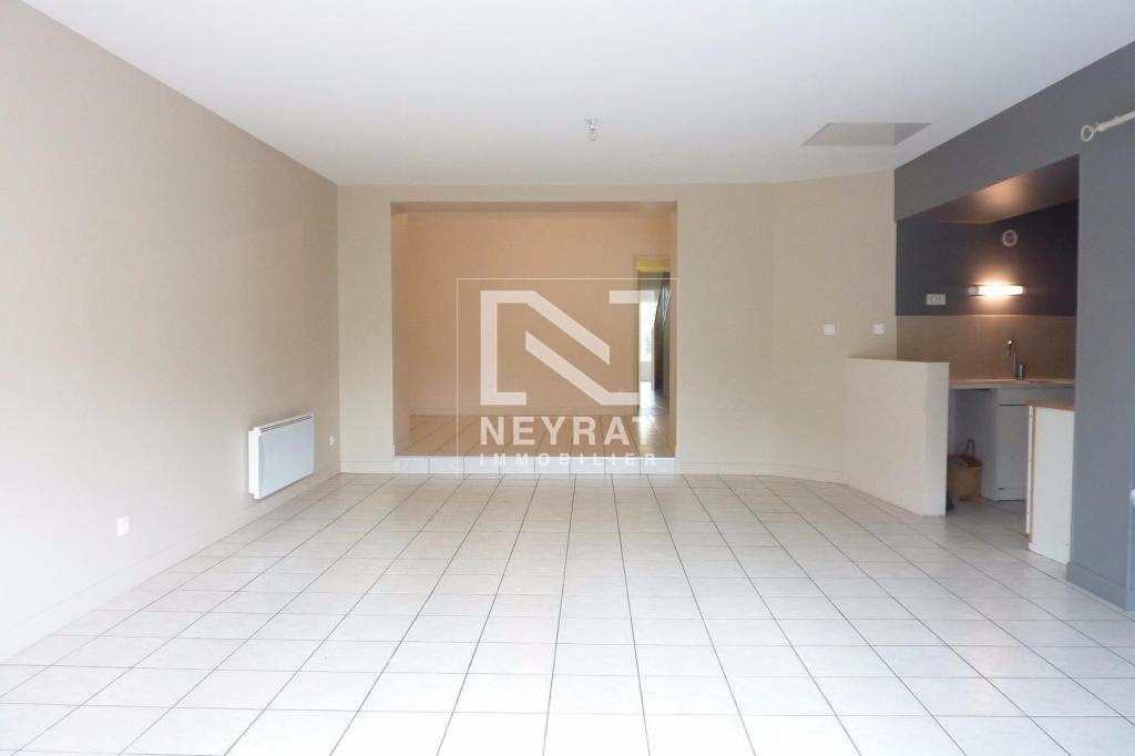 APPARTEMENT T4 A LOUER - OUROUX SUR SAONE - 121.9 m2 - 690 &euro; charges comprises par mois