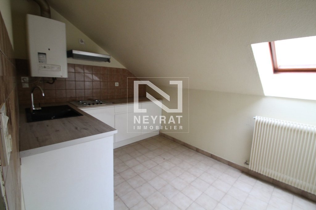 APPARTEMENT T4 A LOUER - PARAY LE MONIAL - 111.41 m2 - 542 &euro; charges comprises par mois