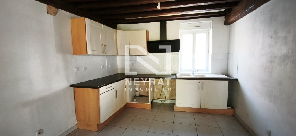 APPARTEMENT T4 A LOUER - ST LOUP DE VARENNES - 102 m2 - 980 &euro; charges comprises par mois