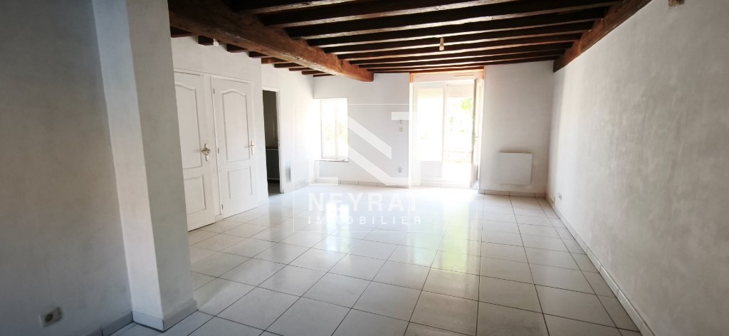 APPARTEMENT T4 A LOUER - ST LOUP DE VARENNES - 102 m2 - 980 &euro; charges comprises par mois