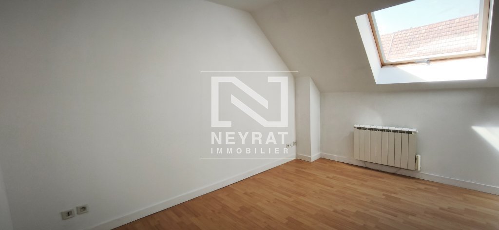APPARTEMENT T4 A LOUER - ST LOUP DE VARENNES - 102 m2 - 980 &euro; charges comprises par mois