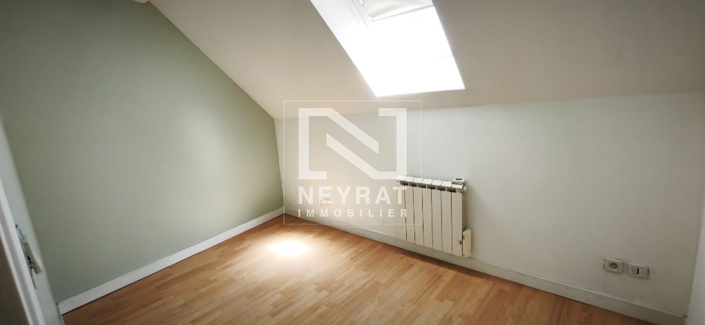APPARTEMENT T4 A LOUER - ST LOUP DE VARENNES - 102 m2 - 980 &euro; charges comprises par mois