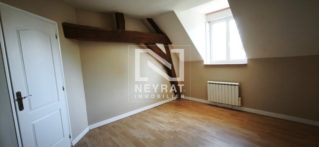 APPARTEMENT T4 A LOUER - ST LOUP DE VARENNES - 102 m2 - 980 &euro; charges comprises par mois